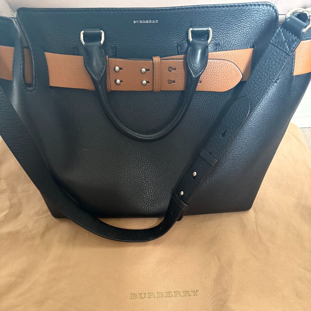 BURBERRY BELTED TWO TONE LARGE HANDBAG